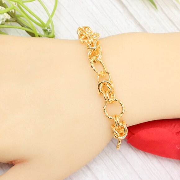 "Trendy Handmade Bracelet – A Thoughtful Gift for Girls & Women | UNVRC1629 - Picture 3 of 10